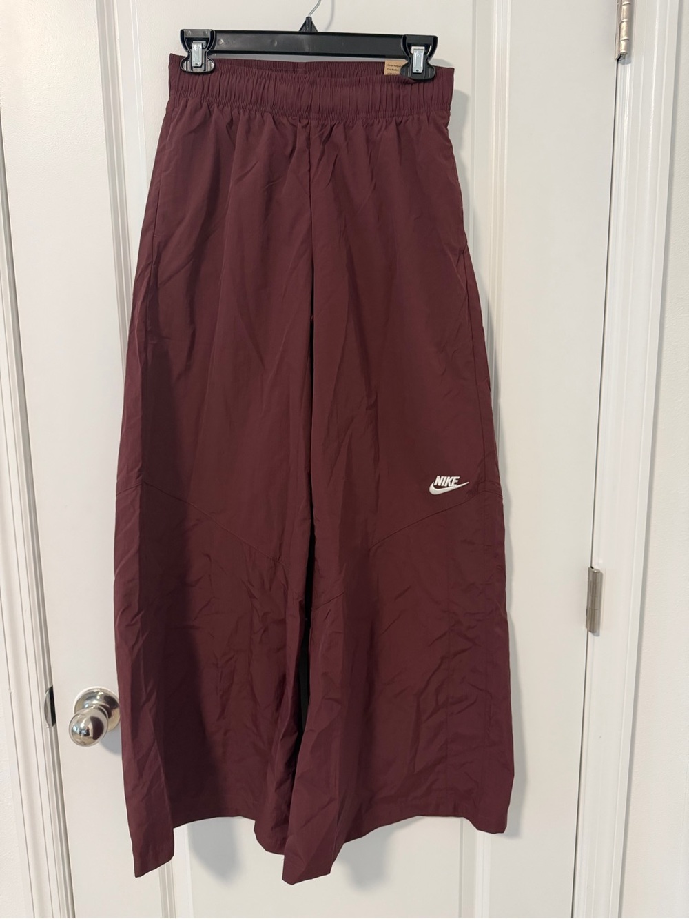 Nike Womens Burgundy Crush Wide Leg Track Pants Size XS NWT $90 IH8508-652 NWT - Picture 11 of 12